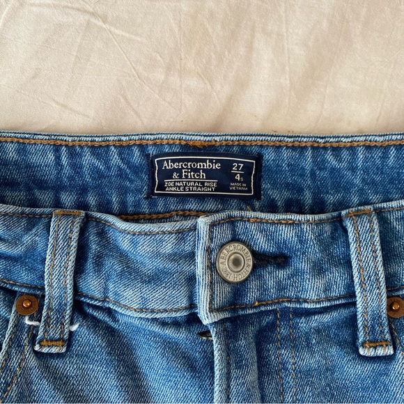 Abercrombie & Fitch Distressed Ankle Straight Natural Rise Jeans Medium Wash - Picture 2 of 7